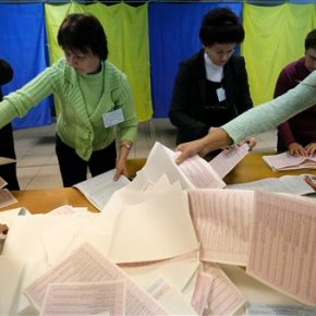 Exit polls in Ukraine local elections show east-west split
