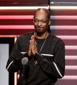 Snoop Dogg speaks while being honored with the "I Am Hip Hop" award at the BET Hip-Hop Awards in Atlanta, Saturday, Sept. 17, 2016. (AP Photo/David Goldman)